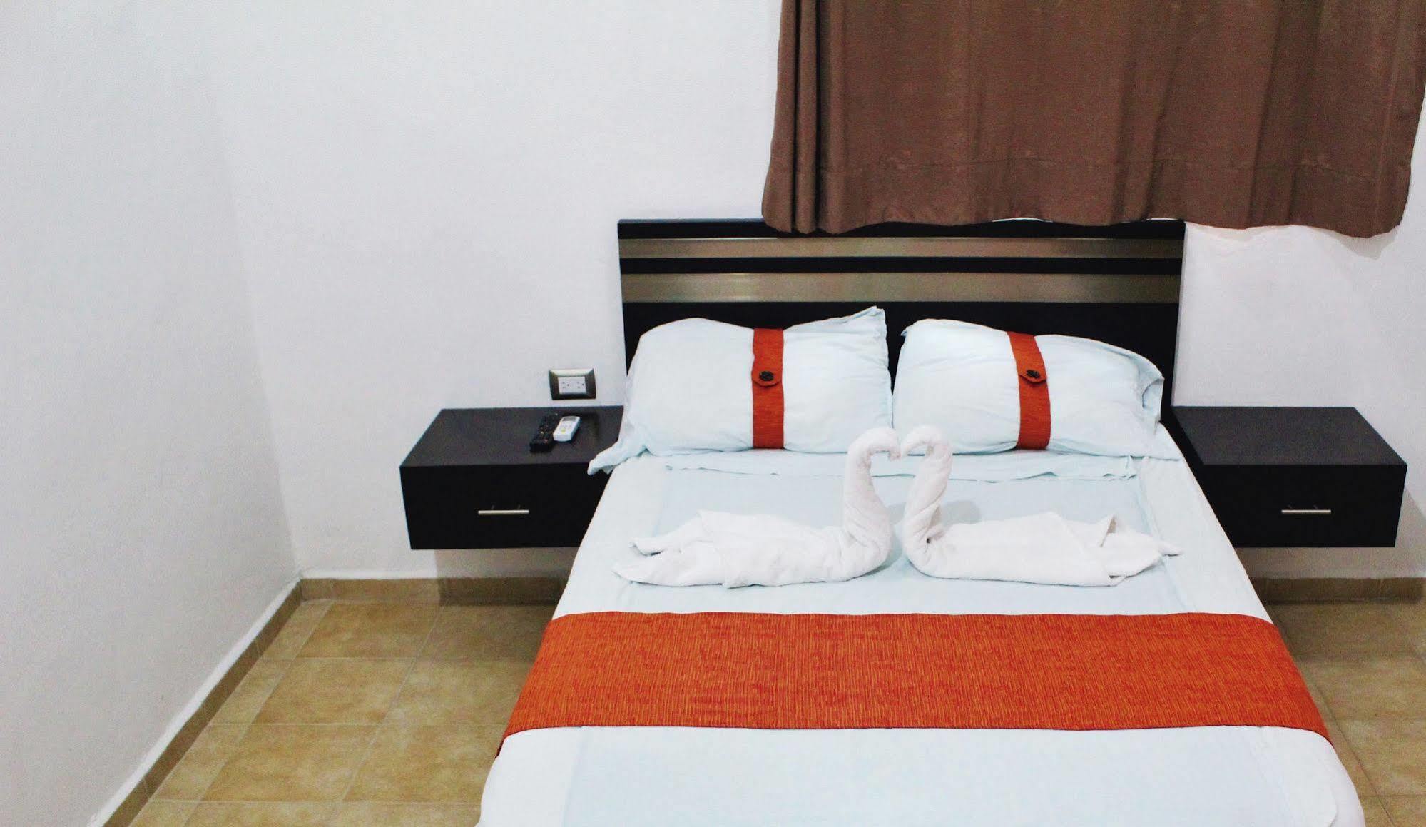 Gayser Apartamentos Valladolid  Exteriör bild